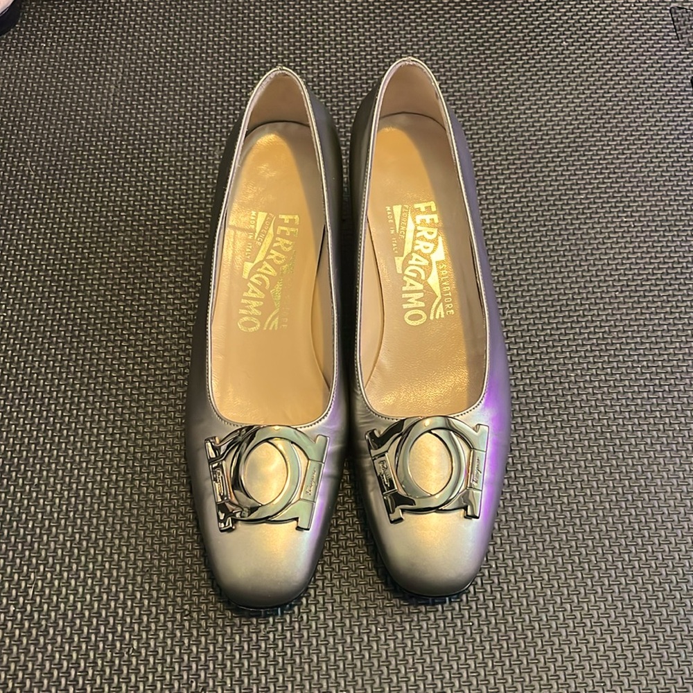 Salvatore FERRAGAMO shoes size 5